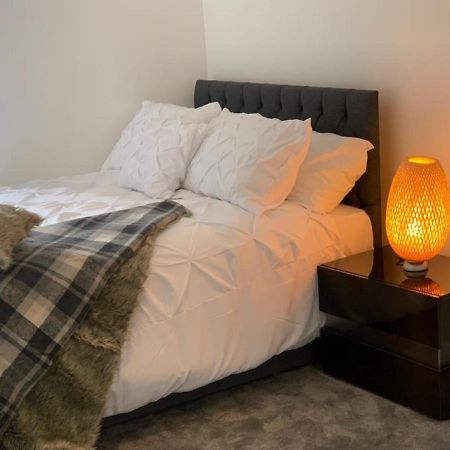 Lakeside 2 Bed Luxury Apartment No Parties No Events Early Check-In Late Check- Out Allowed Уэст-Таррок Экстерьер фото