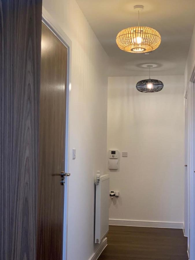 Lakeside 2 Bed Luxury Apartment No Parties No Events Early Check-In Late Check- Out Allowed Уэст-Таррок Экстерьер фото