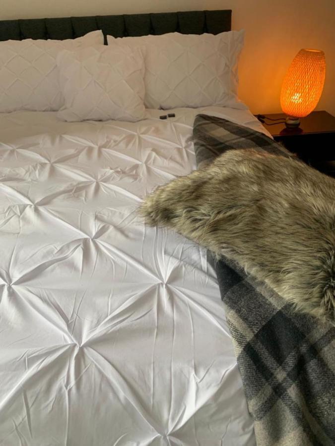 Lakeside 2 Bed Luxury Apartment No Parties No Events Early Check-In Late Check- Out Allowed Уэст-Таррок Экстерьер фото