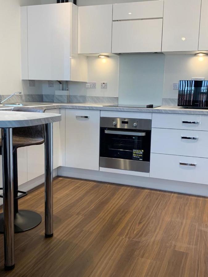 Lakeside 2 Bed Luxury Apartment No Parties No Events Early Check-In Late Check- Out Allowed Уэст-Таррок Экстерьер фото