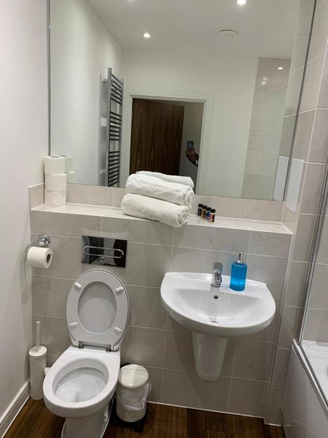 Lakeside 2 Bed Luxury Apartment No Parties No Events Early Check-In Late Check- Out Allowed Уэст-Таррок Экстерьер фото