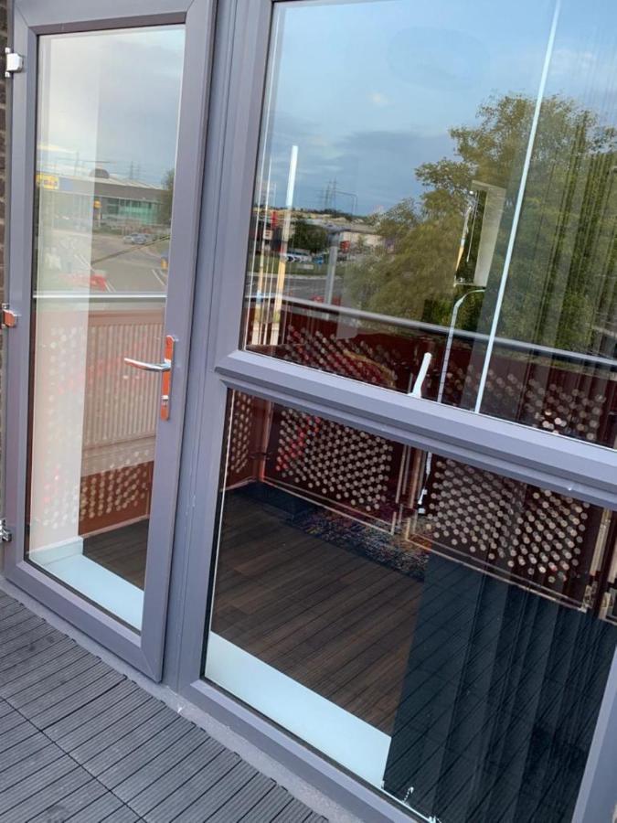 Lakeside 2 Bed Luxury Apartment No Parties No Events Early Check-In Late Check- Out Allowed Уэст-Таррок Экстерьер фото